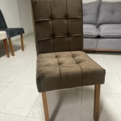 Mesa Dubai 120 (Tampo Londres) Cinamomo/Off White com 4 Cadeiras Sophia Veludo Marrom – CEL MÓVEIS + WM DECOR - Imagem 2